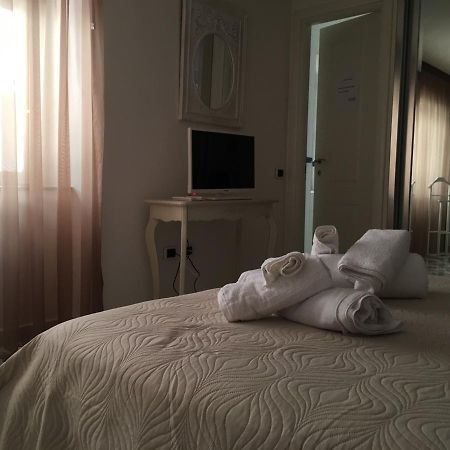 Bed and Breakfast La Corte Del Re Borbone Казерта Экстерьер фото